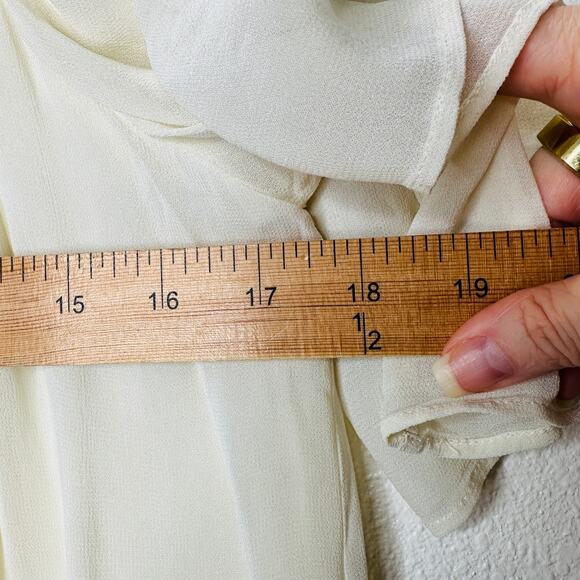 Love Sam Ivory Cream Crochet V-Neckline Tie Back Cold Shoulder Top M - Picture 15 of 16